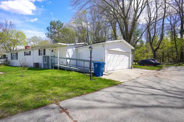 8260 Earls Court, Kalamazoo, MI 49009