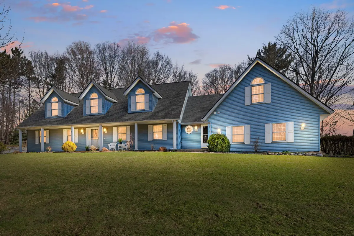 8894 Lakeshore Avenue, West Olive, MI 49460 - #1