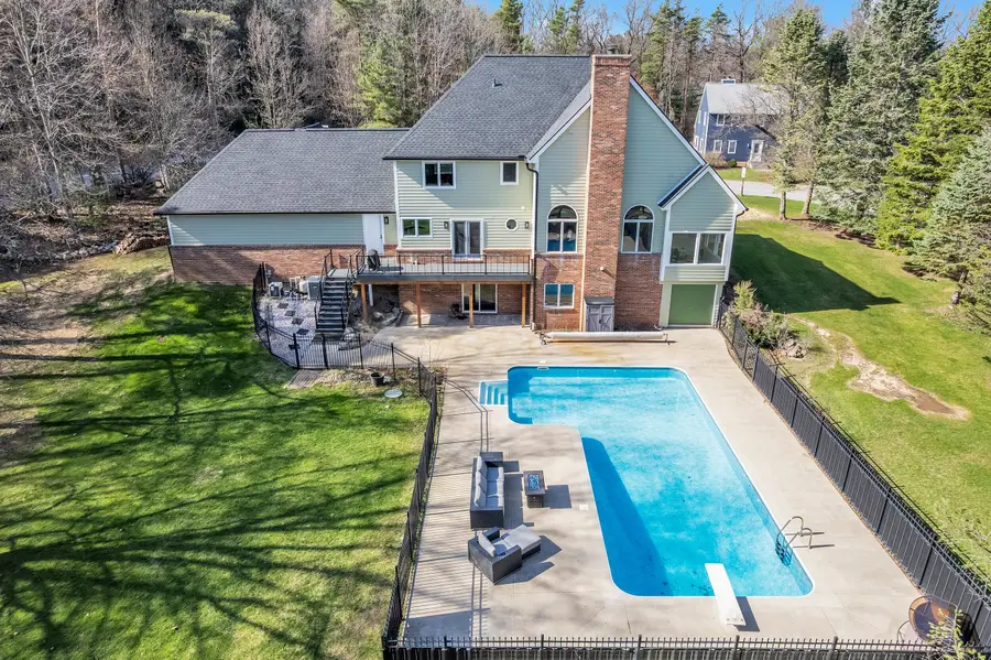 2750 Bayview Drive, Pinckney, MI 48169 - #3