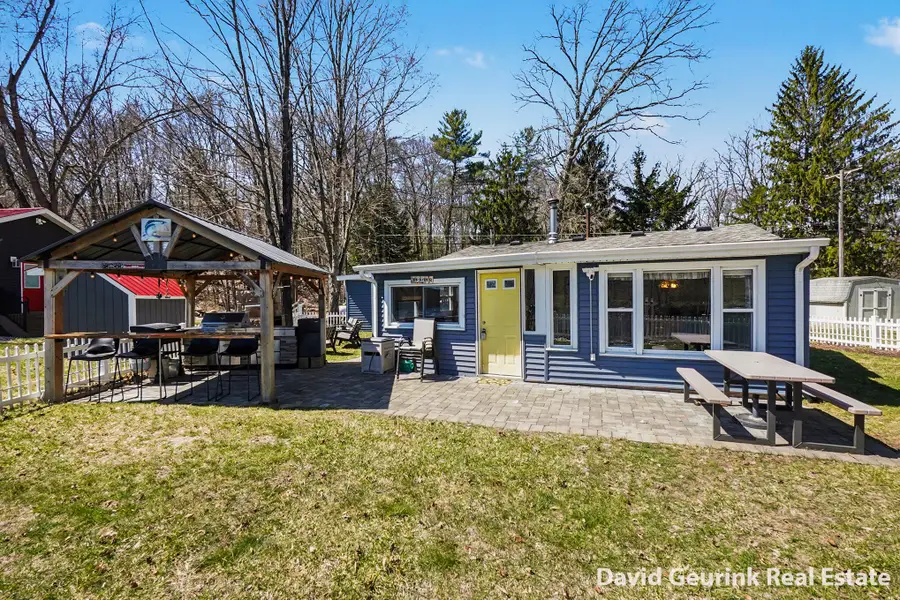 7566 Main Street, Newaygo, MI 49337 - #2