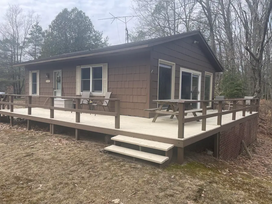 617 N Croswell Avenue, White Cloud, MI 49349 - #2