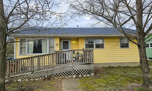 209 S Marshall Street, New Buffalo, MI 49117