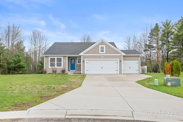 9219 Bigleaf Drive, West Olive, MI 49460