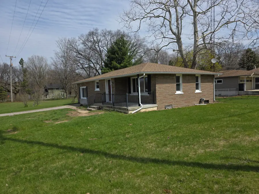 106 N Quincy Street, Lawton, MI 49065 - #3