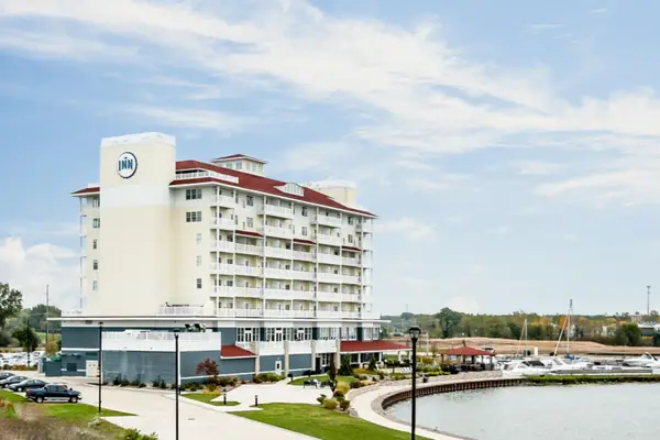 800 Whitwam Drive #5 & 5A, St. Joseph, MI 49085