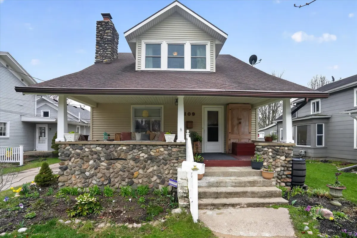 109 S Mulberry Street, Marshall, MI 49068 - #1