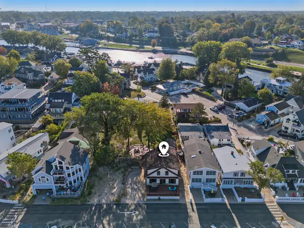 30 Lakeshore Drive, South Haven, MI 49090