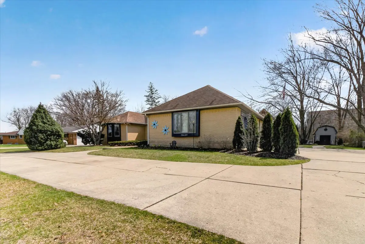 38609 Jahn Street, Livonia, MI 48152 - #1