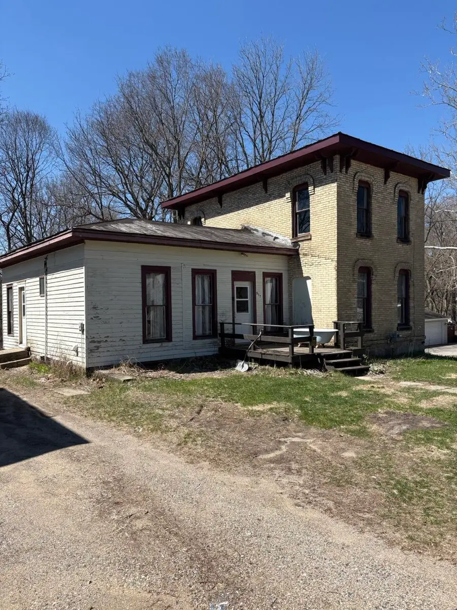 517 N Jefferson Street, Ionia, MI 48846 - #2