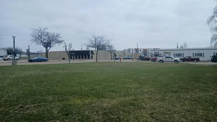 102 W Dowland Street, Ludington, MI 49431 - #2