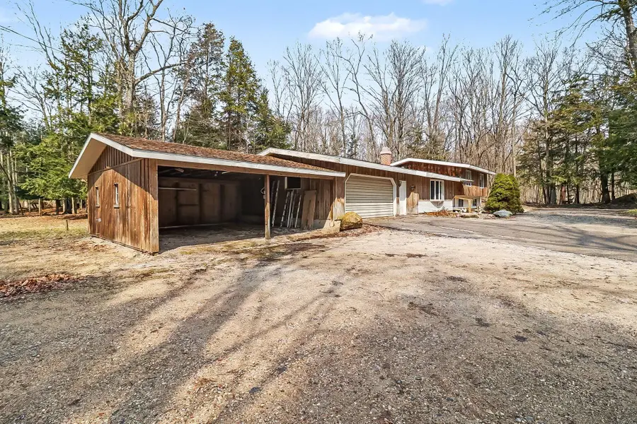 1878 E Parkdale Avenue, Manistee, MI 49660 - #2