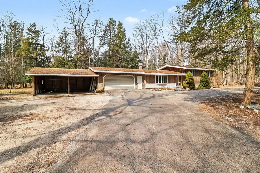 1878 E Parkdale Avenue, Manistee, MI 49660 - #3