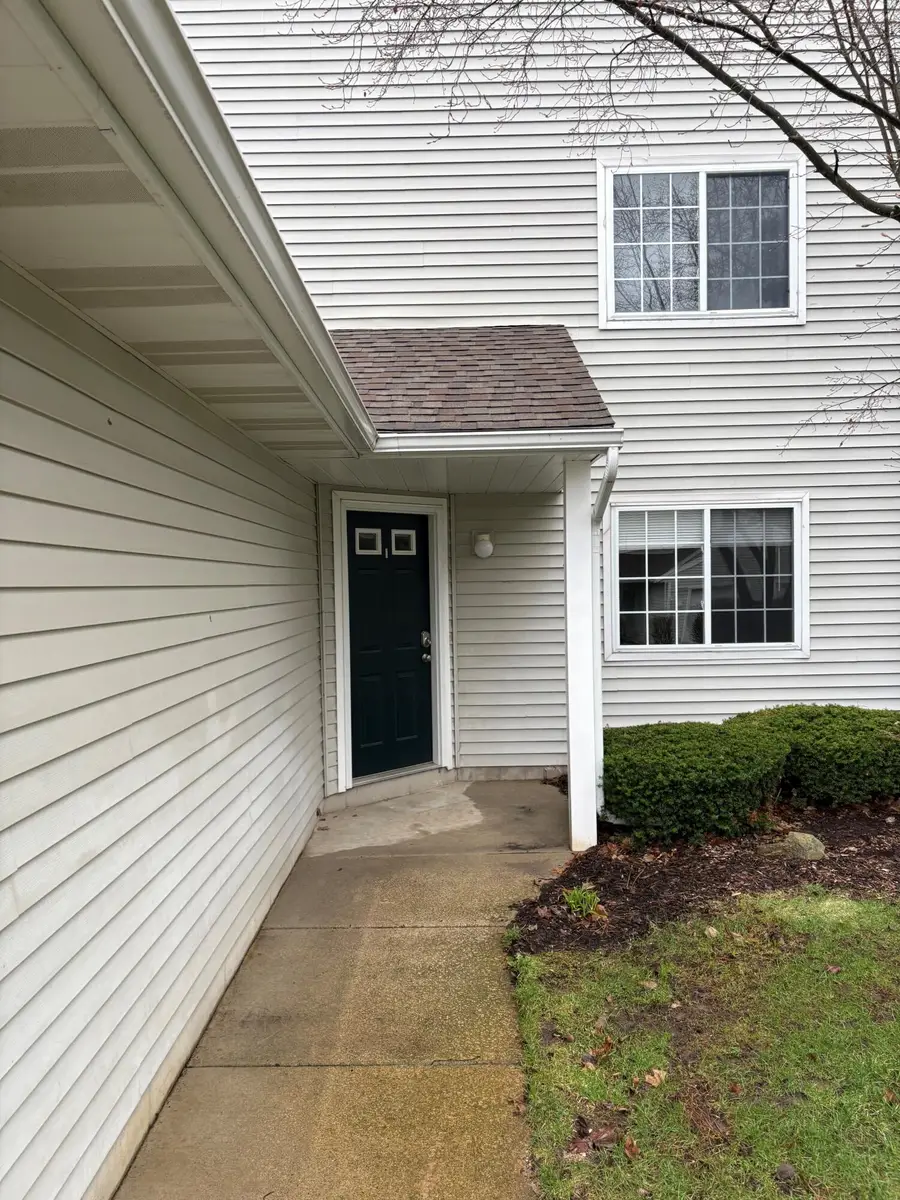 219 Hunters Lane Ne #3, Rockford, MI 49341 - #2