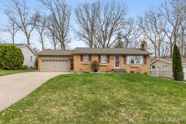 5520 Greenboro Drive Se, Grand Rapids, MI 49508