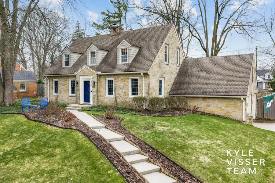 1543 Edgewood Avenue Se, East Grand Rapids, MI 49506 - #2