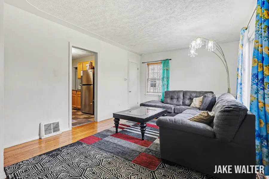 3220 Hillcroft Avenue Sw, Wyoming, MI 49548 - #3