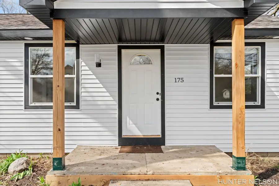 175 E Commerce Street, Grant, MI 49327 - #2