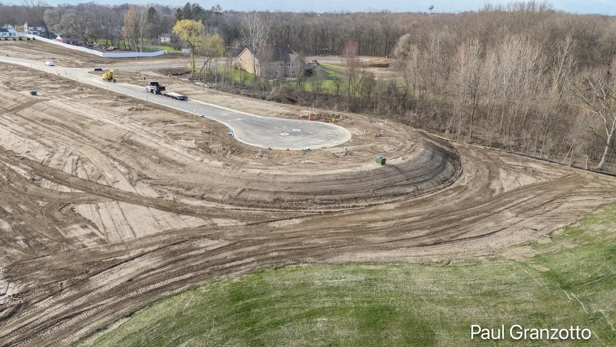 3126 Dawson Dr, Kentwood, MI 49512 - #1