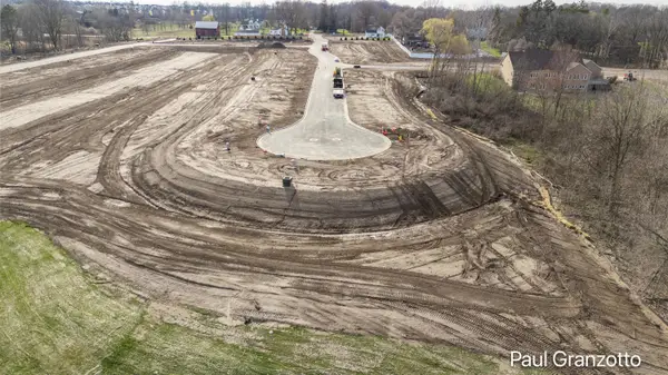 3129 Dawson Dr, Kentwood, MI 49512