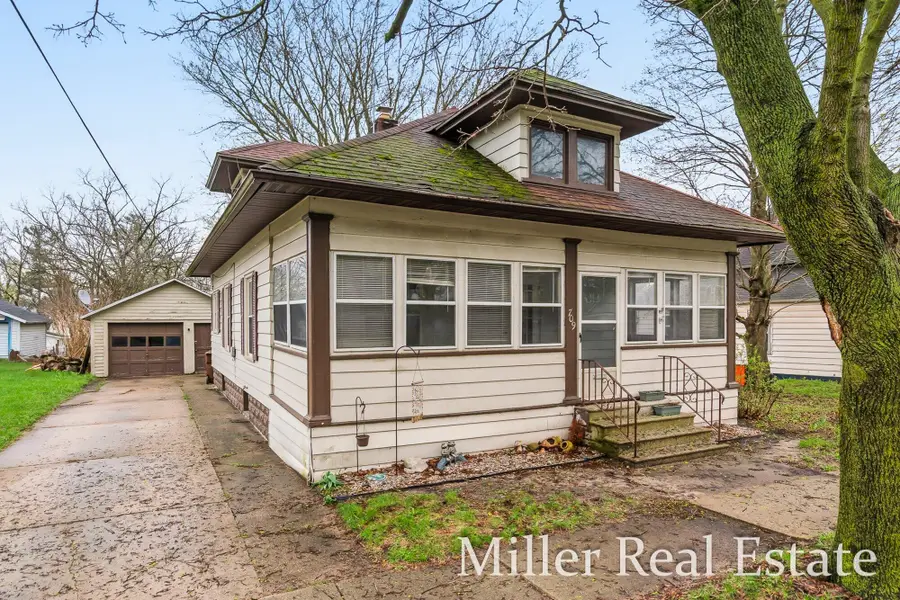 709 N Michigan Avenue, Hastings, MI 49058 - #2