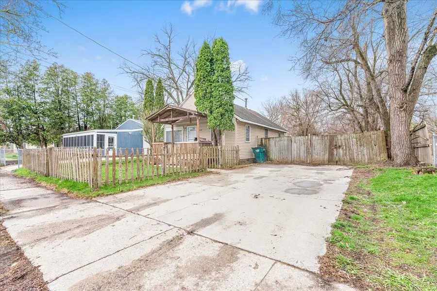 4924 Pleasant Grove Road, Lansing, MI 48910 - #3