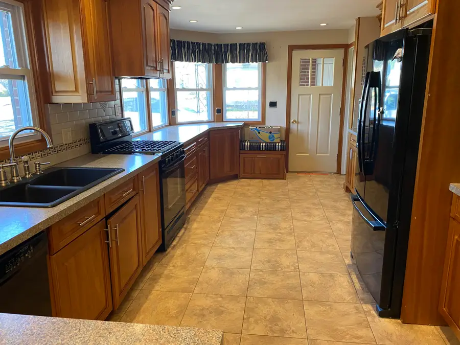 616 S Stewart Avenue, Fremont, MI 49412 - #3