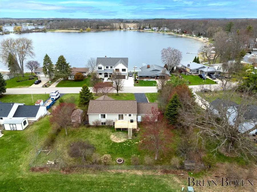 7631 Hessler Drive Ne, Rockford, MI 49341 - #2