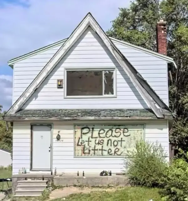 12828 Strathmoor Street, Detroit, MI 48227