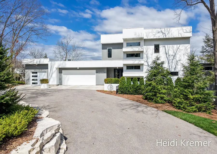 2401 4 Mile Road Ne, Grand Rapids, MI 49525 - #2