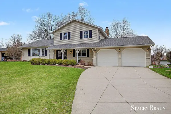 3045 Meadow Way Street Se, Grand Rapids, MI 49546