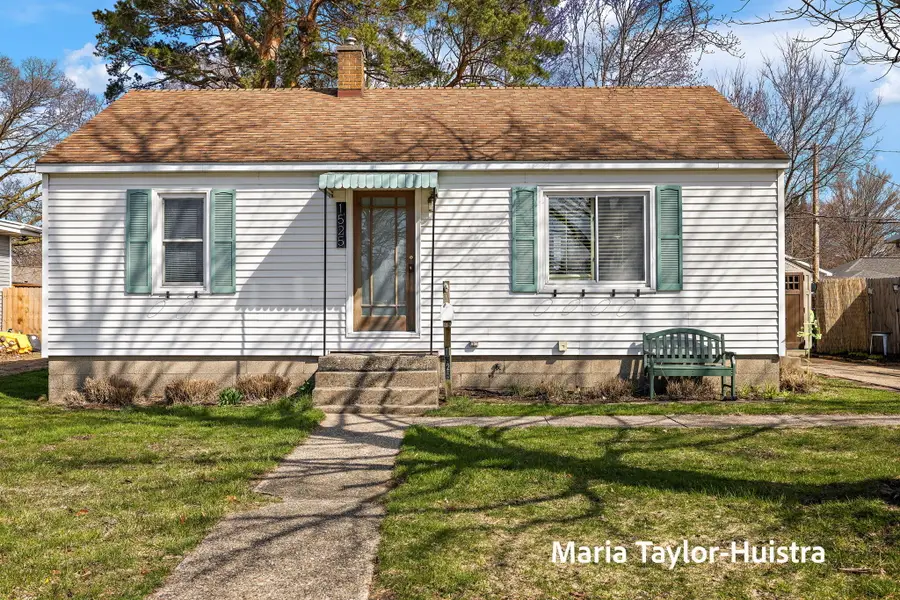 1525 Grant Avenue, Grand Haven, MI 49417 - #2