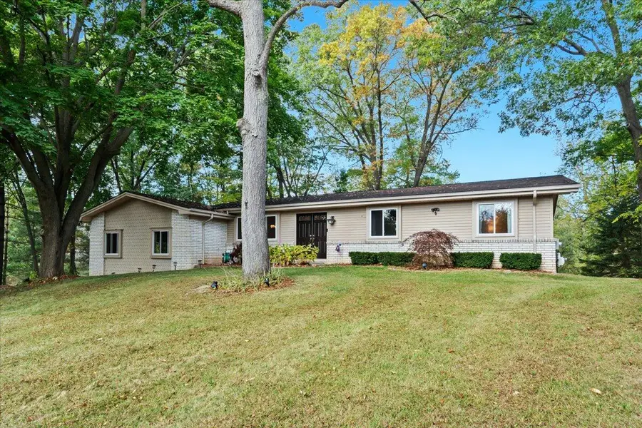 10932 Green Oaks Drive, South Lyon, MI 48178 - #3