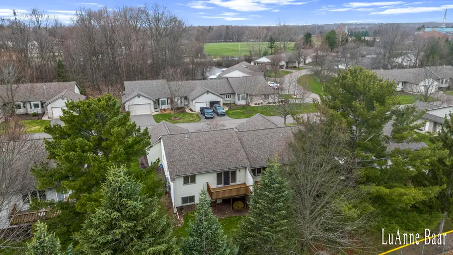 2502 Falcon Pointe Drive Nw, Walker, MI 49534 - #2