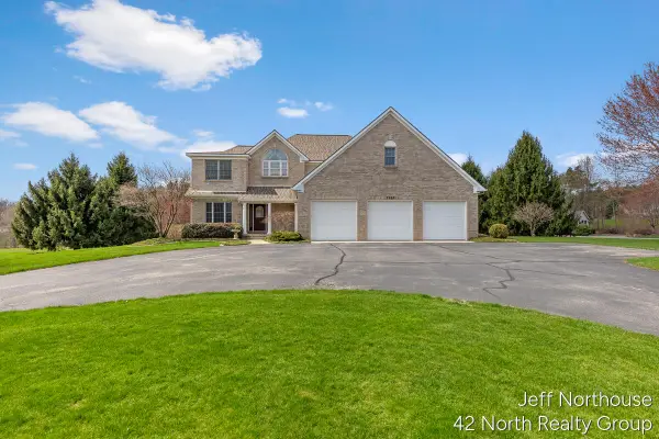 7553 Willow Pointe Drive, Caledonia, MI 49316