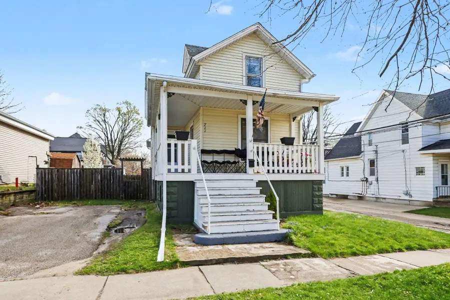 711 Jones Street, Saint Joseph, MI 49085 - #3