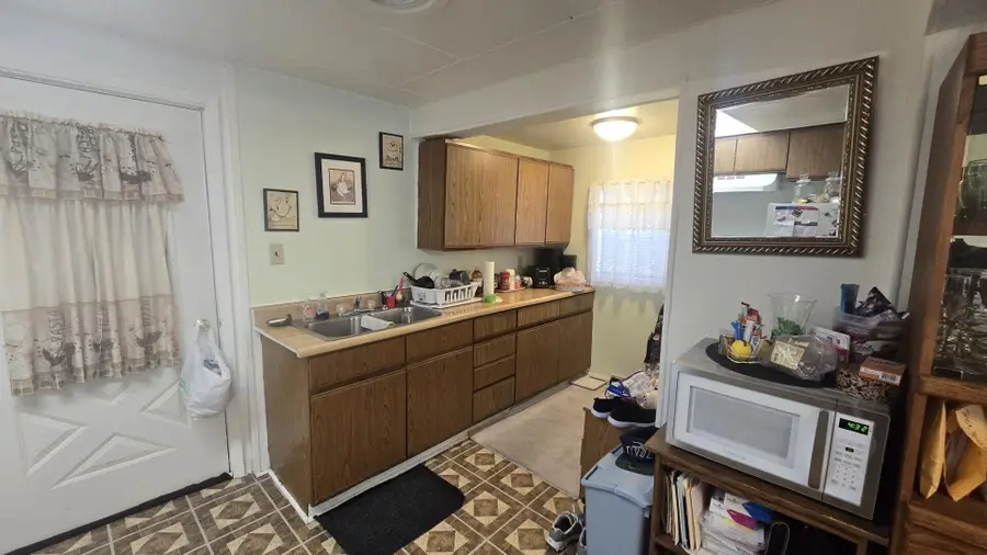 145 W Addison Street #4-, Jackson, MI 49203 - #3