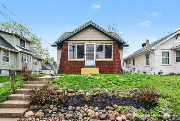 26 Burr Oak Street Nw, Grand Rapids, MI 49505