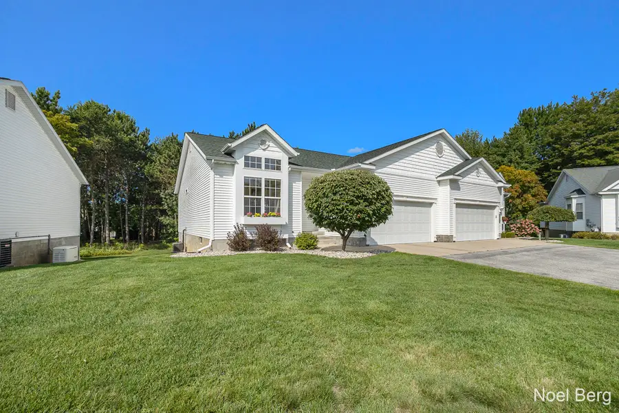 5633 Copper Sands Run, Fruitport, MI 49415 - #2