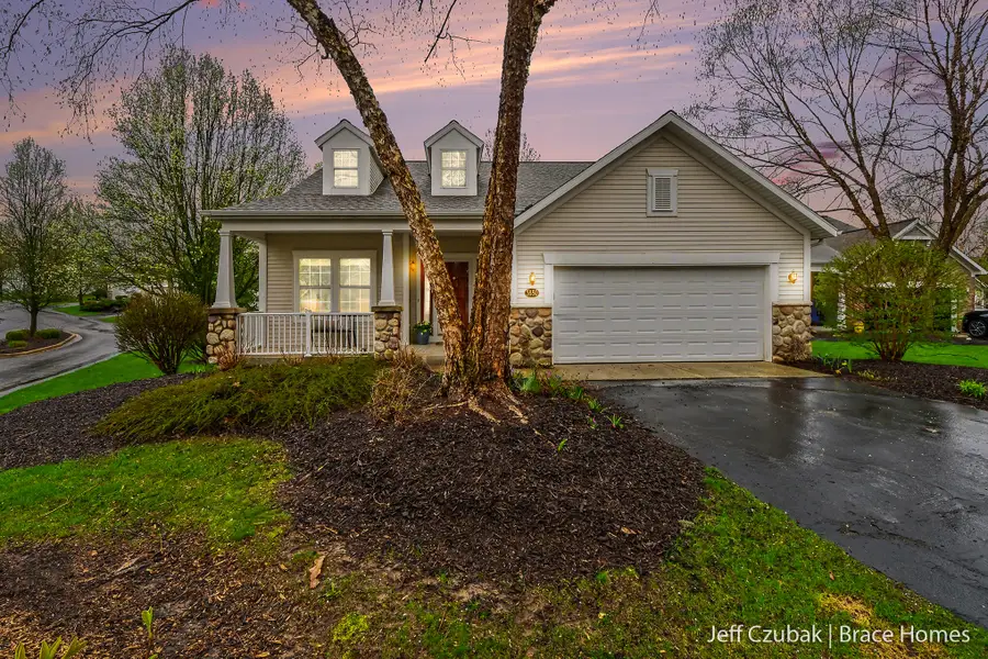 3550 Mill Point Drive Se, Kentwood, MI 49512 - #2