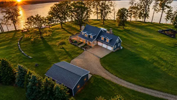 1291 S Queensway Drive, Lake Isabella, MI 48893