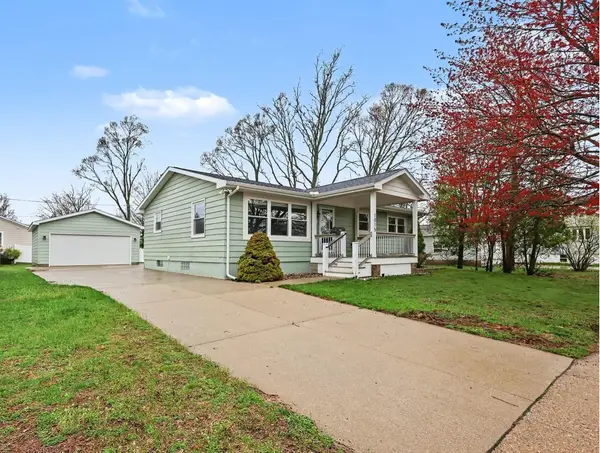 1015 S Griffin Street, Grand Haven, MI 49417