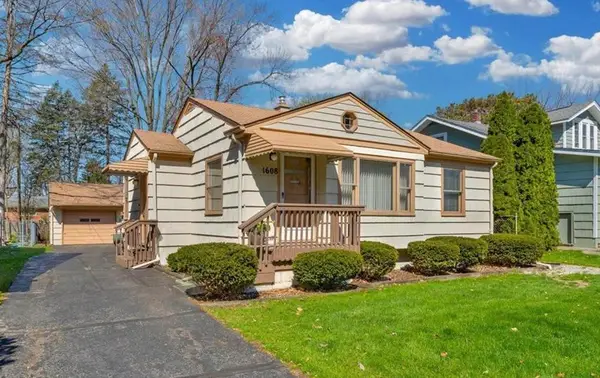 1608 Inverness Street, Keego Harbor, MI 48320