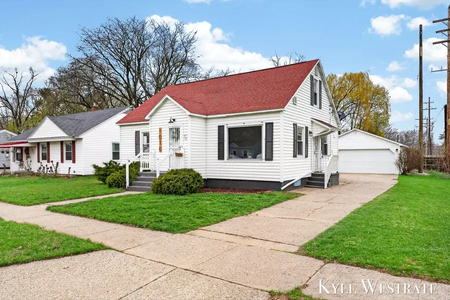 1010 Allen Avenue, Muskegon, MI 49442 - #2