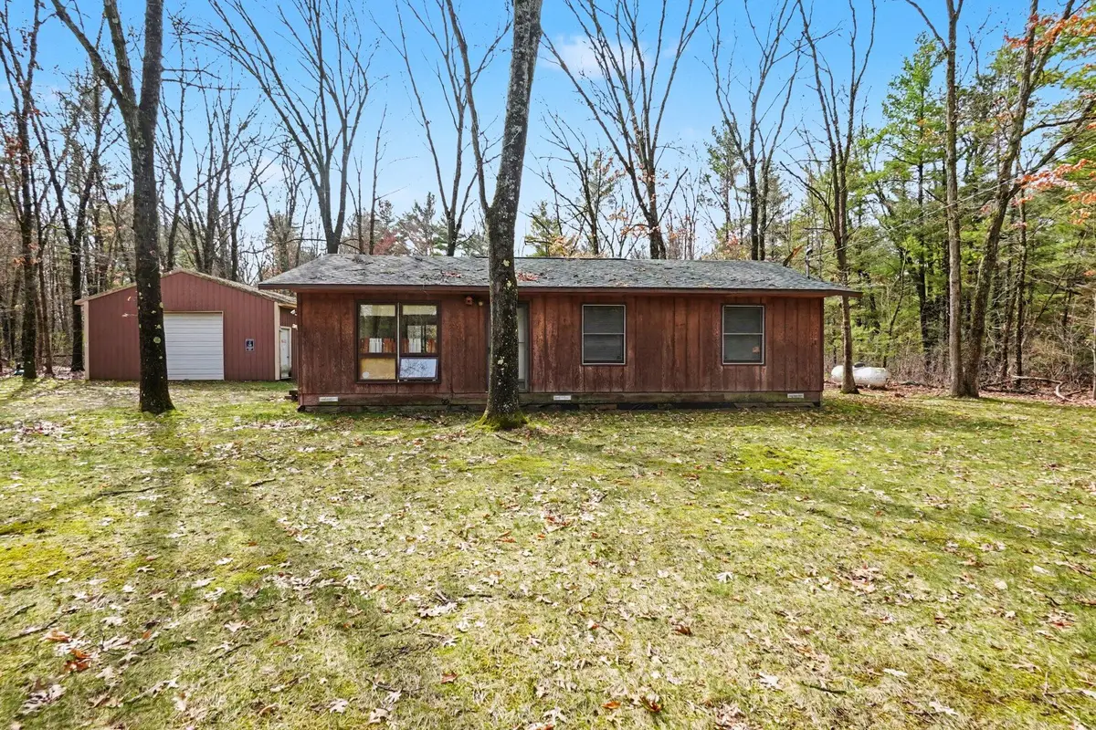 6233 S Middle Road, Newaygo, MI 49337 - #1