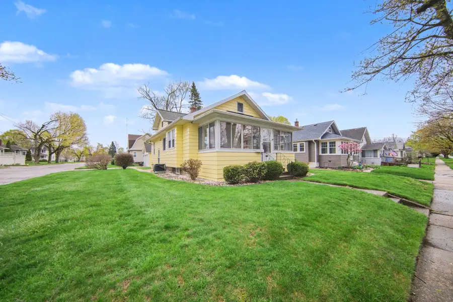 123 N Higby Street, Jackson, MI 49202 - #2