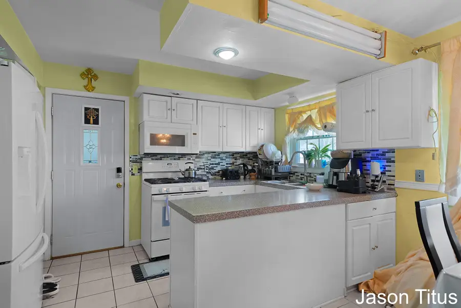 1696 Ball Avenue Ne, Grand Rapids, MI 49505 - #2