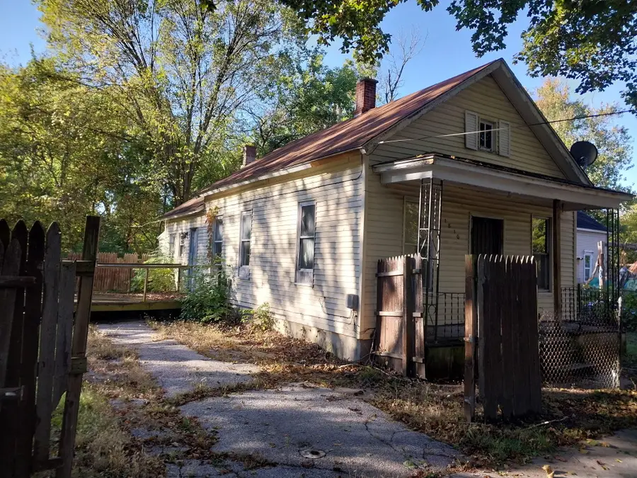 1810 Carroll Street, Saginaw, MI 48601 - #2