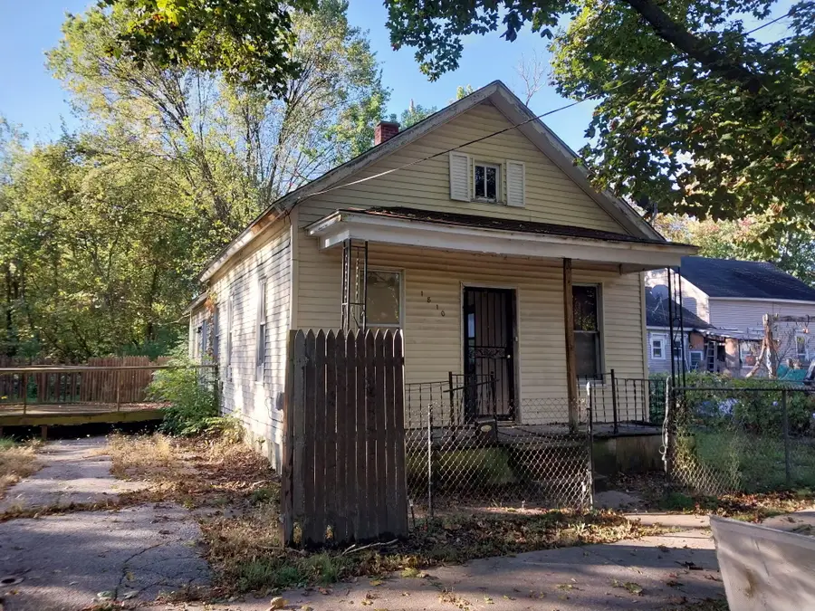 1810 Carroll Street, Saginaw, MI 48601 - #3