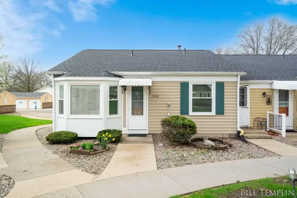 998 Village Lane, Jenison, MI 49428