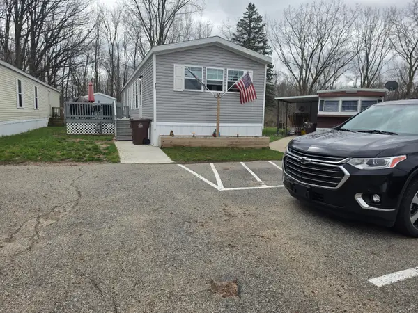 847 Apple Tree Court Nw, Walker, MI 49534